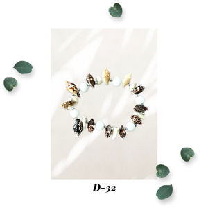 Shelly Conch Shell Stretch Bracelet